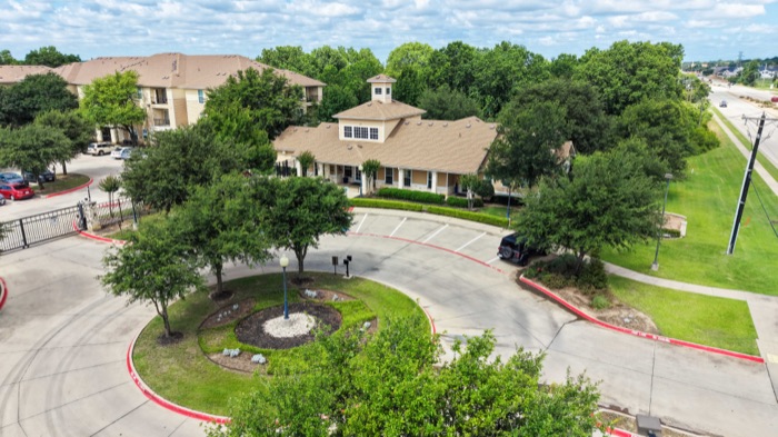 Aerial view of Villas on Calloway Creek entrance