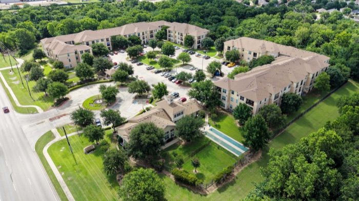 Aerial view of Villas on Calloway Creek apartments